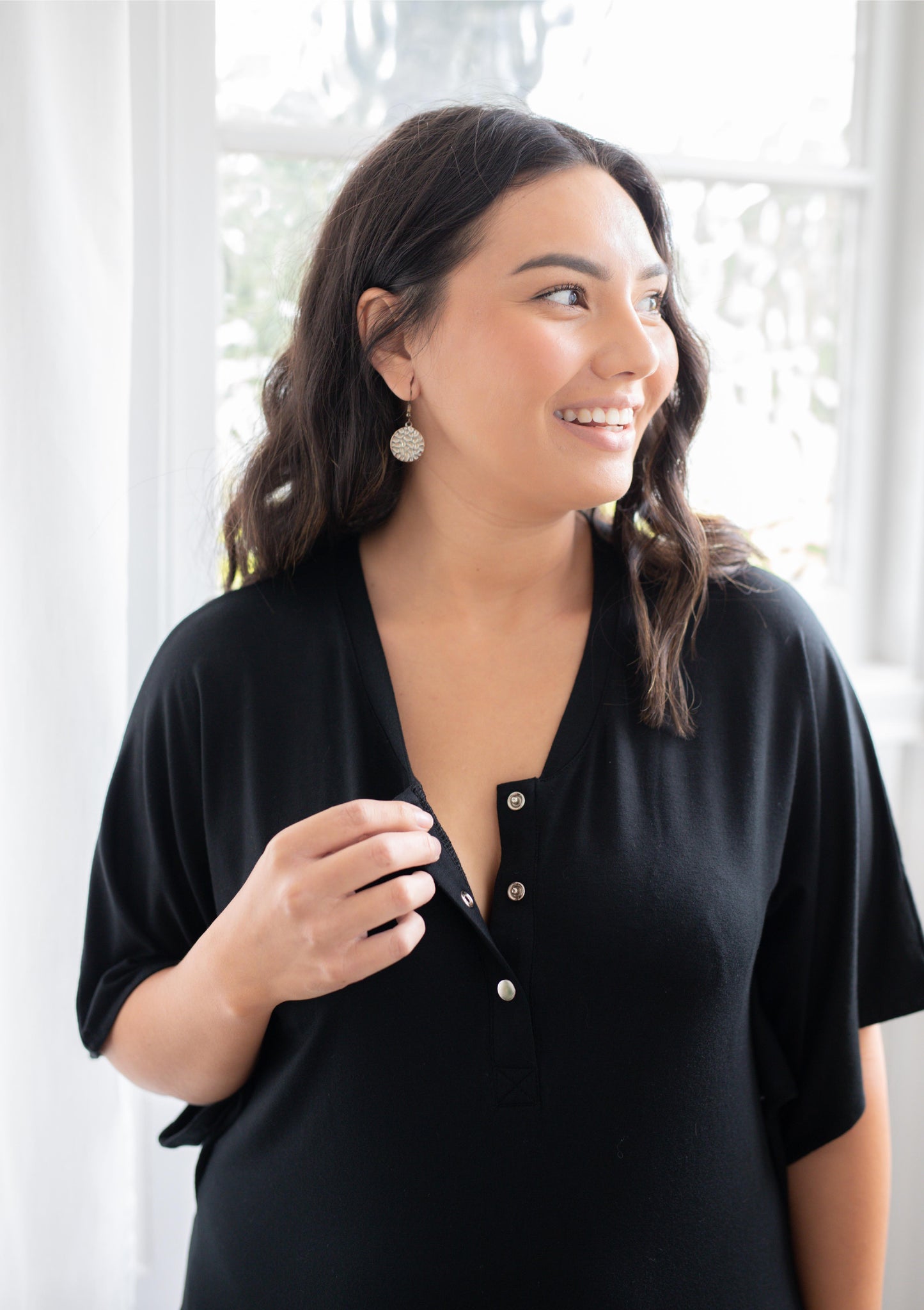 The Comfort Mama dresses for pregnancy,  labour, breastfeeding and beyond. Hendrix Black dress LBD.